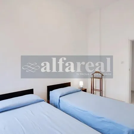 Luigina, Piano Terra, Due Posti Auto E A 200 M Dal Mare! By Alfareal Apartament