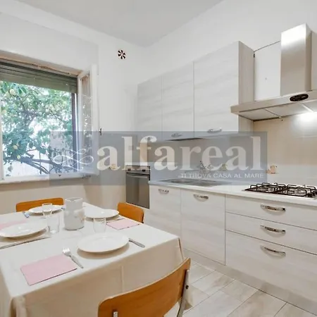 Appartement Luigina, Piano Terra, Due Posti Auto E A 200 M Dal Mare! By Alfareal