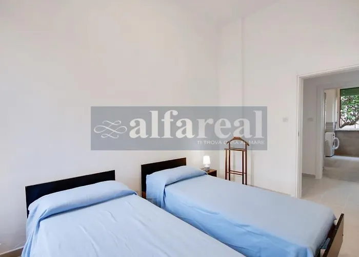 Luigina, Piano Terra, Due Posti Auto E A 200 M Dal Mare! By Alfareal Apartament