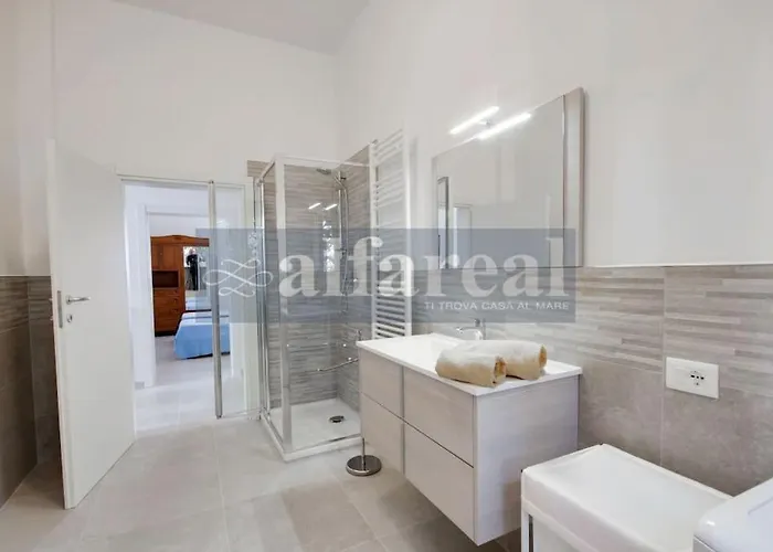 Luigina, Piano Terra, Due Posti Auto E A 200 M Dal Mare! By Alfareal Apartament *